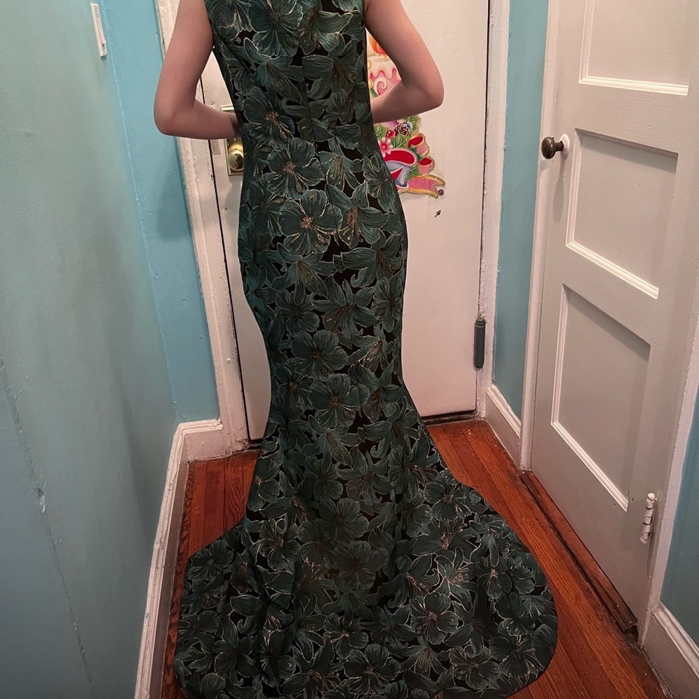 Long dress - Picture 2 of 2